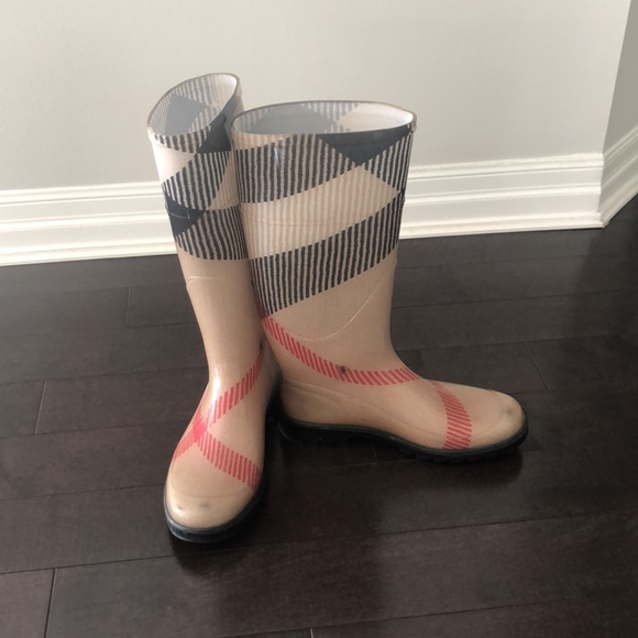 Burberry Shoes - Burberry rain boots